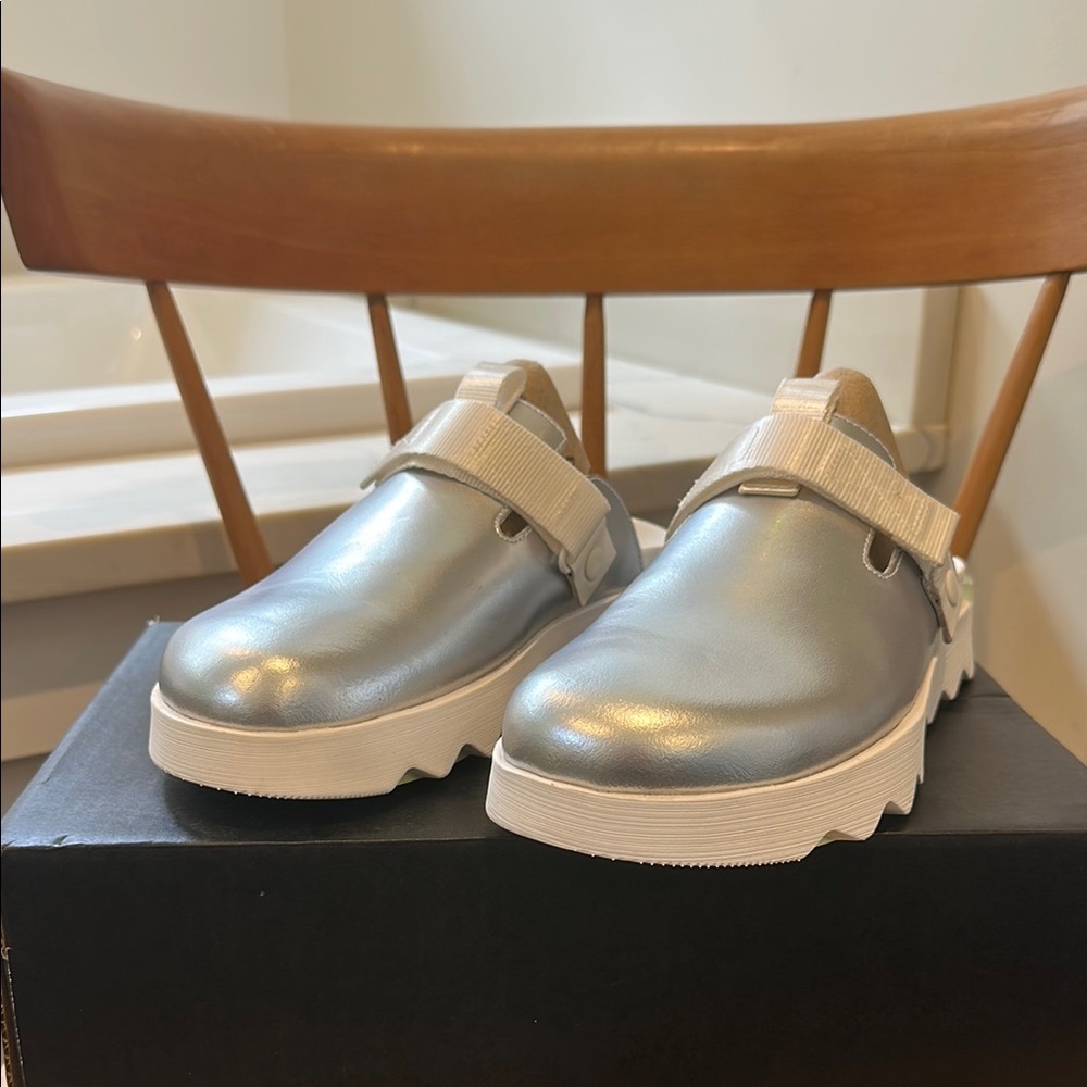 SOREL Viibe Metallic Silver Slip-On Shoes